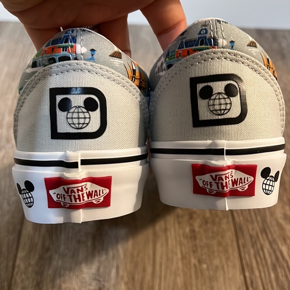 NWT Limited Editions Disney Old Skool Vans Size 5.5! - Picture 7 of 8
